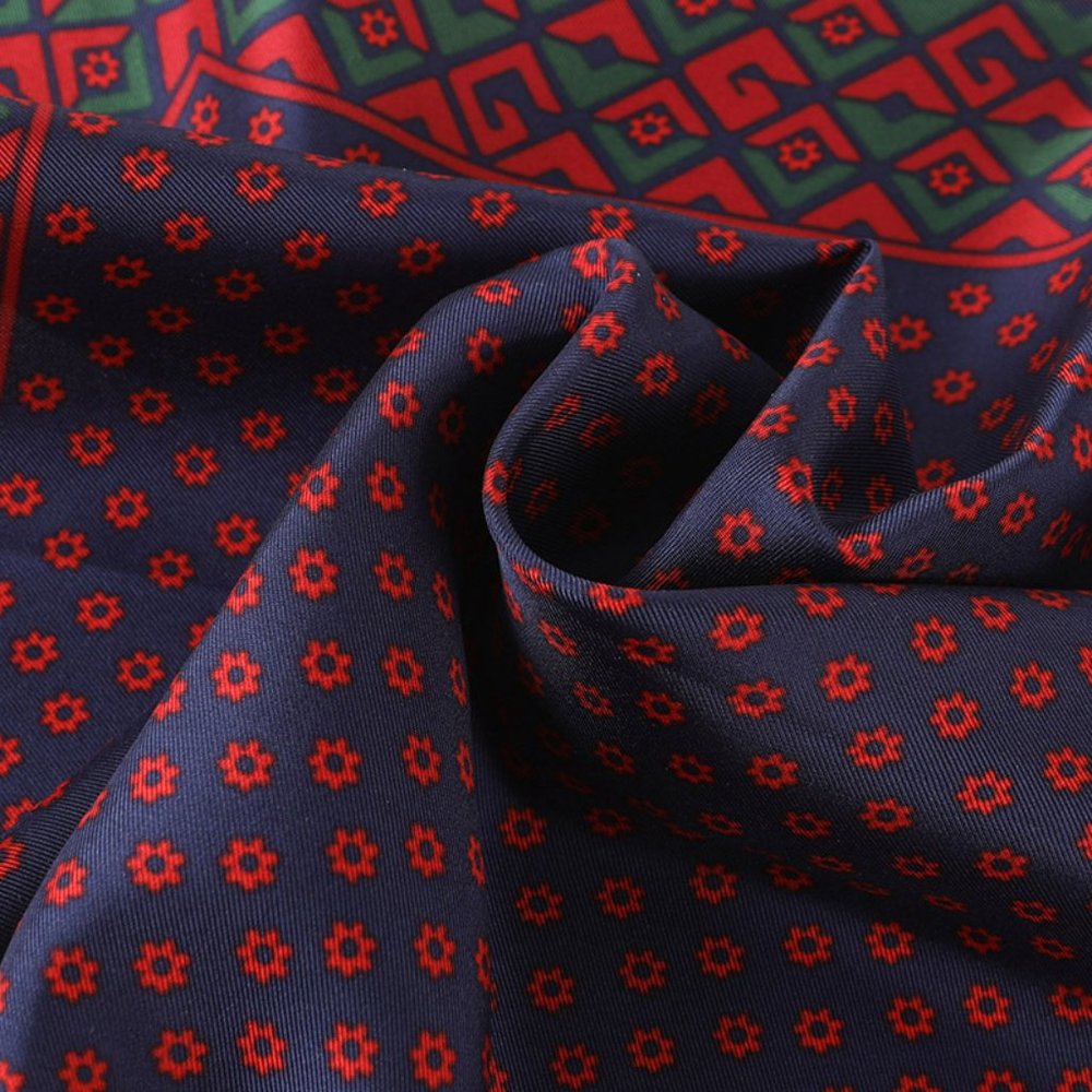 Host Pick 🎁Gucci Flower Print Pocket Square in Blue NEW- makes a great gift! - Picture 4 of 7